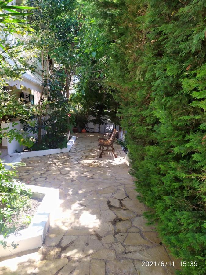 雷尼亚公寓式酒店 Kalamítsi 外观 照片