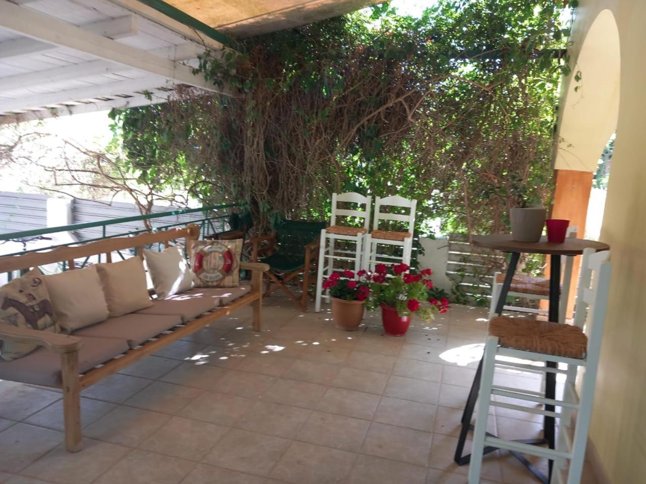 雷尼亚公寓式酒店 Kalamítsi 外观 照片